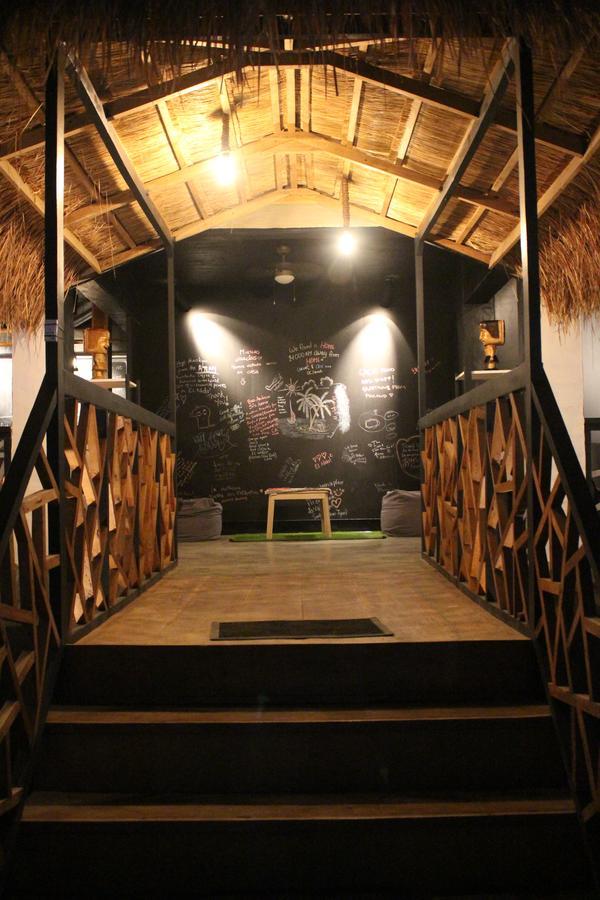 The Cavern Pod Hotel & Specialty Cafe El Nido Extérieur photo